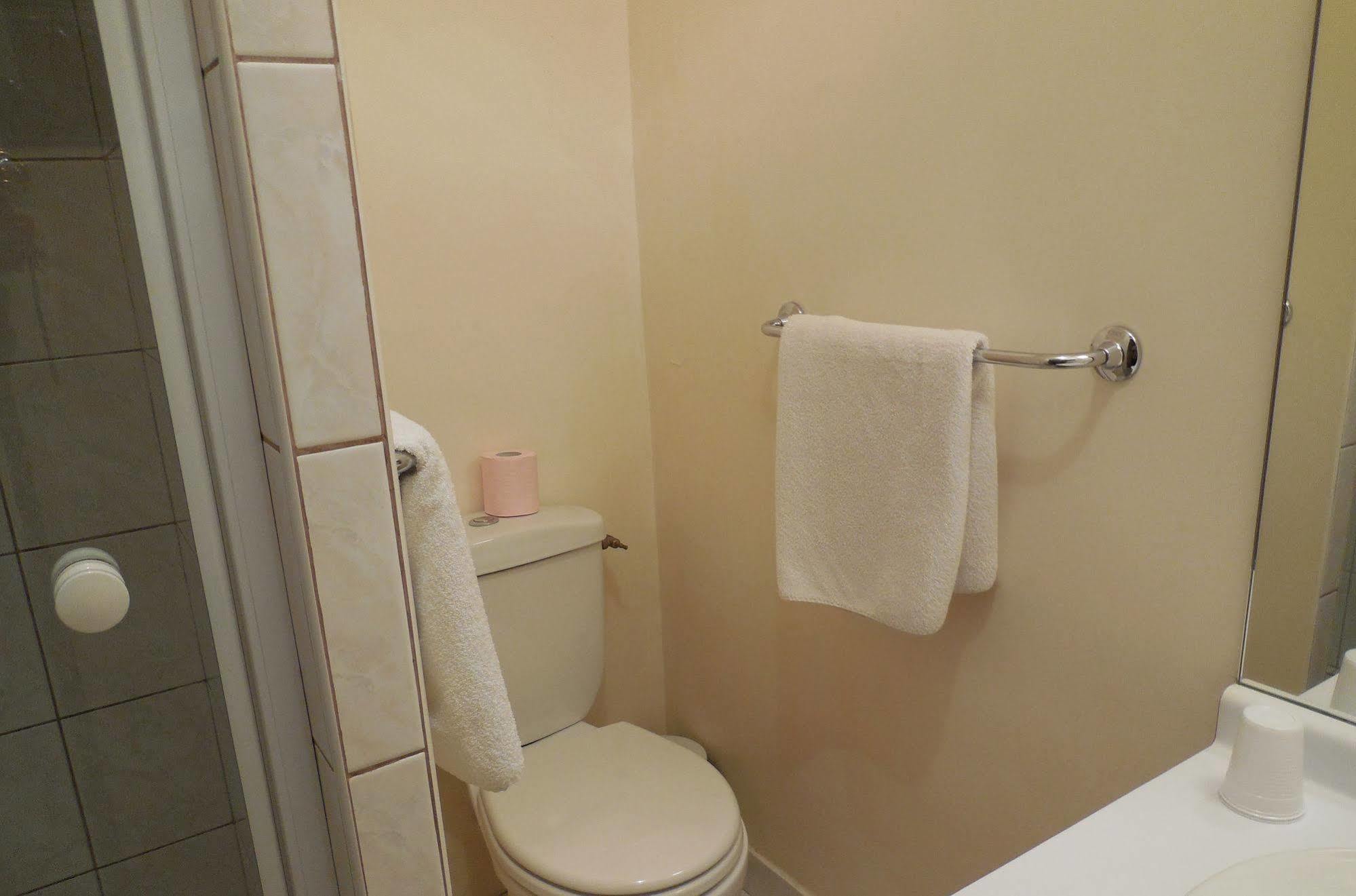 Hotel Le Petit Chateau Proche Parc Des Expositions Porte De Versailles Malakoff Ngoại thất bức ảnh
